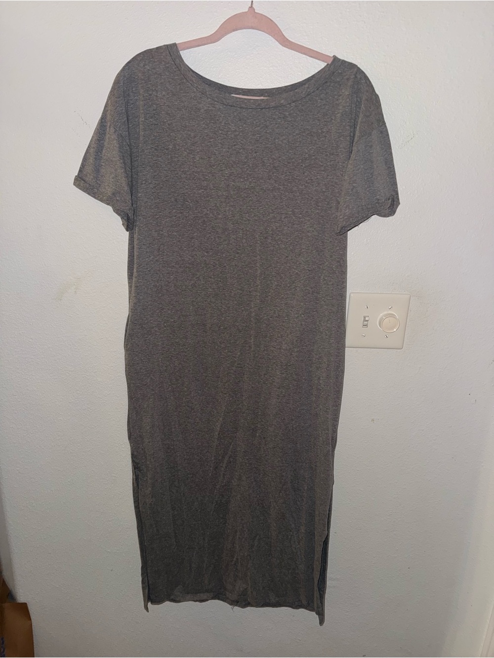 Classic Short-Sleeve Shift Dress — Gray